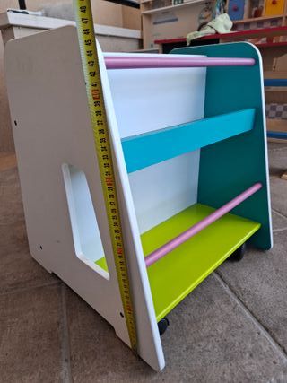 Librero infantil con ruedas