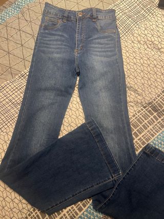 Pantalón campana elástico XS y sudadera S chica