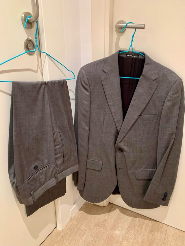 Traje Dustin Gris Talla 46