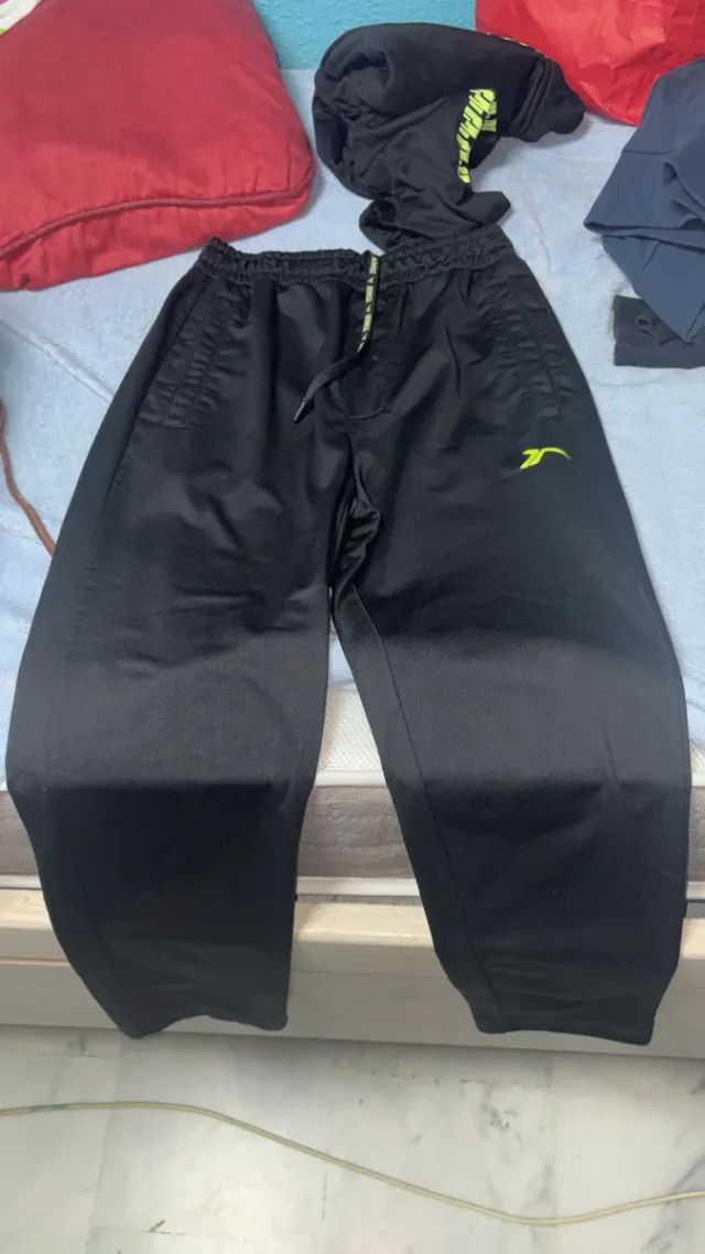 Chándal hombre negro y gris