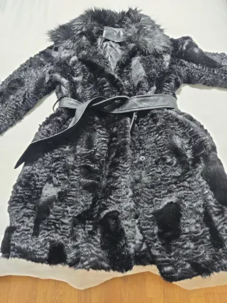 Chaquetón Piel Sintética Negro.