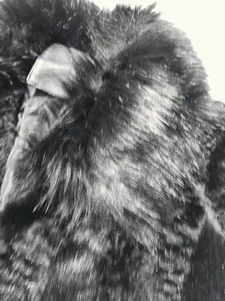 Chaquetón Piel Sintética Negro.