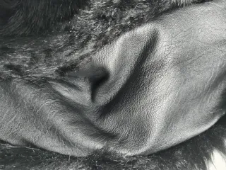 Chaquetón Piel Sintética Negro.