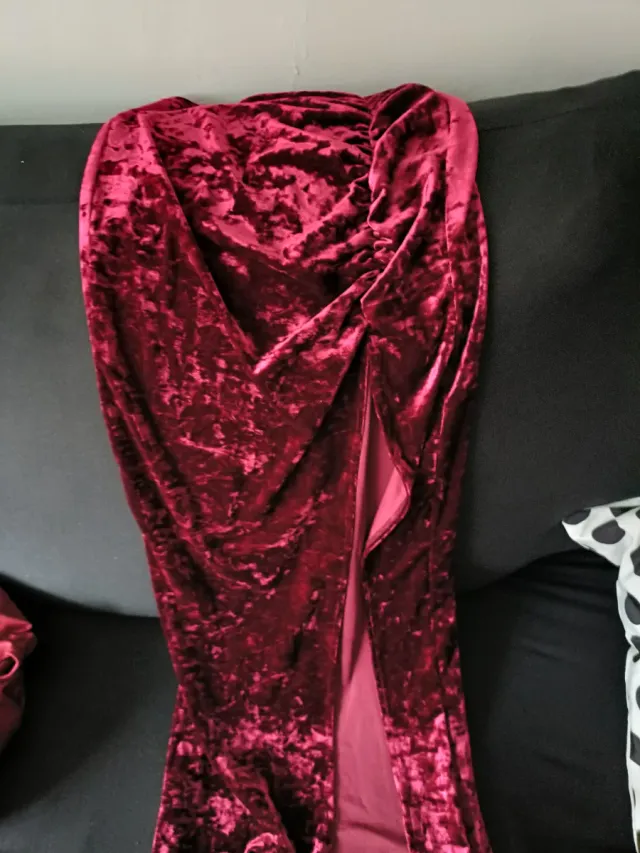 Vestido largo de terciopelo rojo