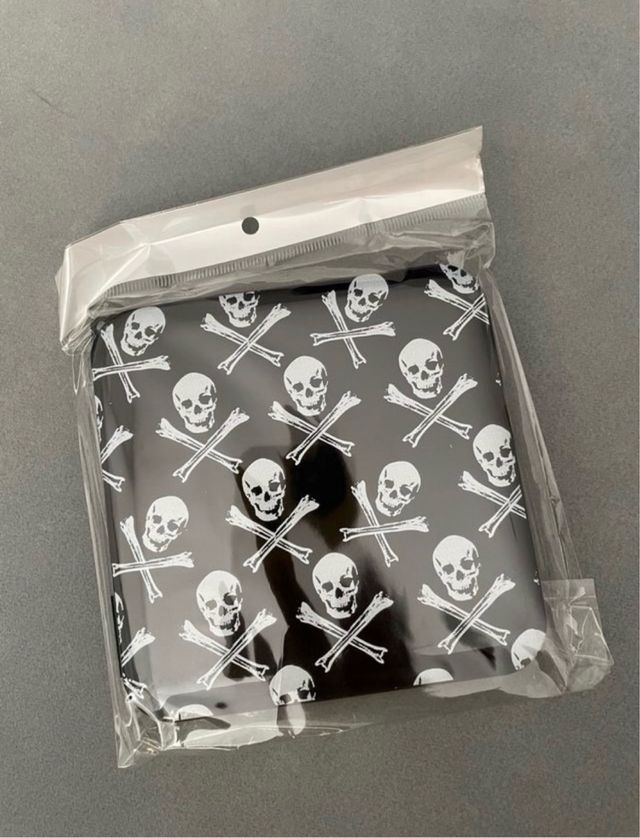 Caja multiusos calaveras