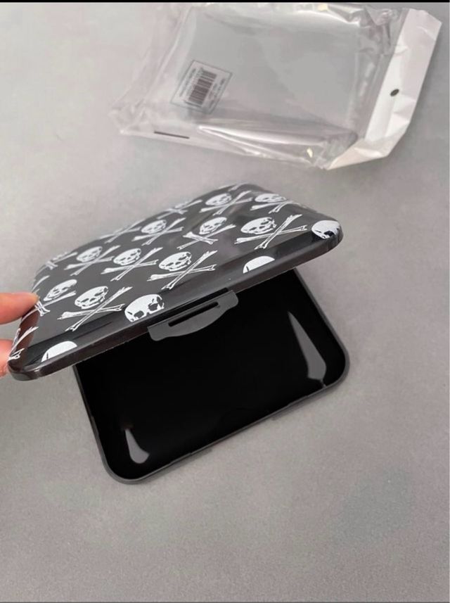 Caja multiusos calaveras