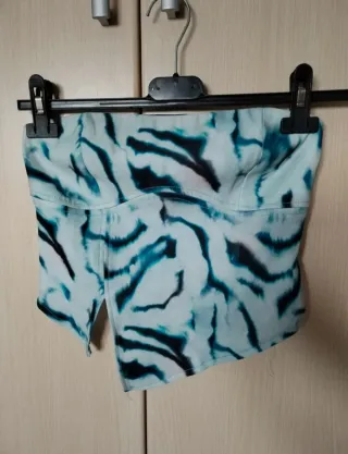 Top estampado cebra verde y negro