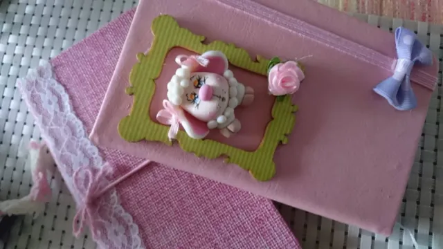 Libreta decorada con oveja y flor