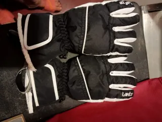 Guantes nieve niña Quechua negros y blancos