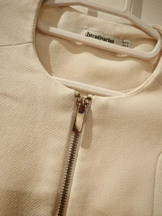 Chaqueta Stradivarius Blanca