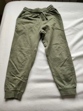 Lote Ropa Niño: Pantalones, Camiseta y Zapatos