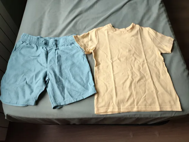 Lote Ropa Niño: Pantalones, Camiseta y Zapatos