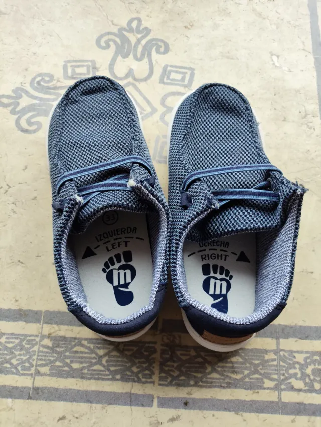 Lote Ropa Niño: Pantalones, Camiseta y Zapatos