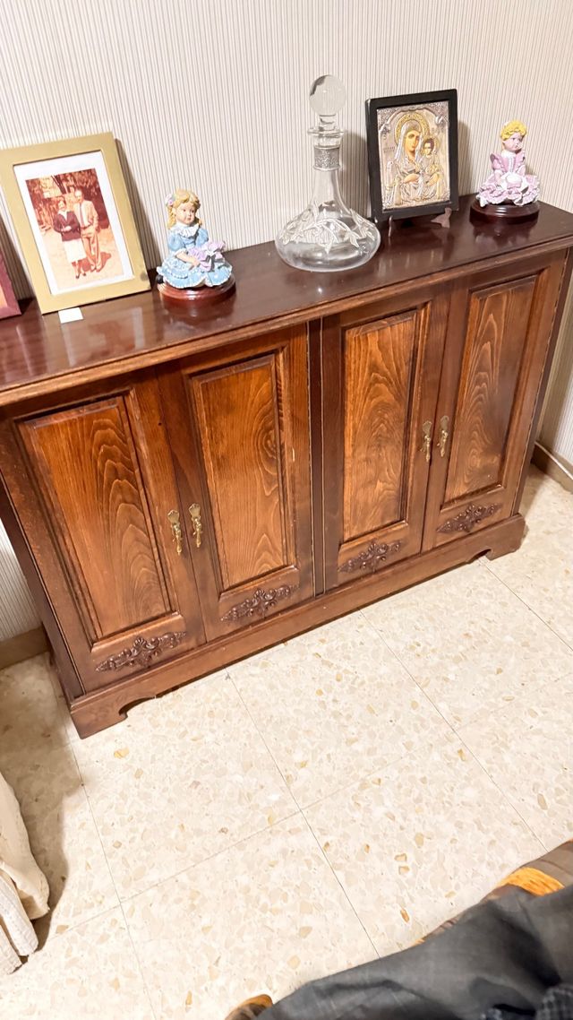 Mueble recibidor madera y cristal
