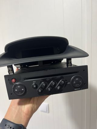 Pantalla y Radio Clio 3 (2007)