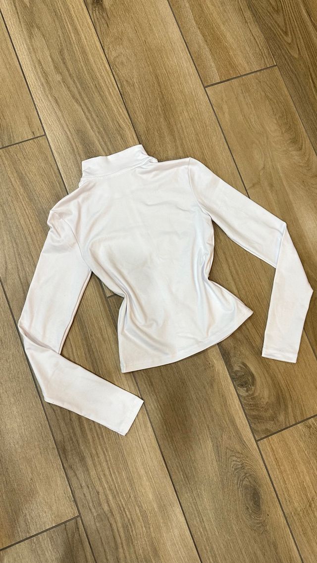 Chaqueta ajustada blanca manga larga