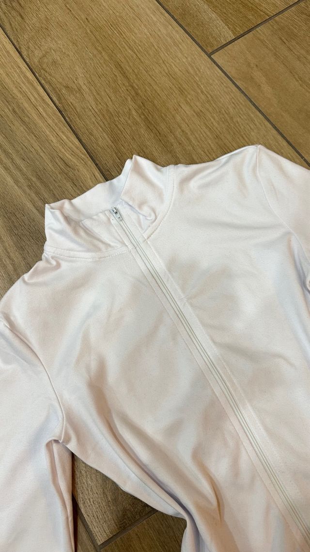 Chaqueta ajustada blanca manga larga