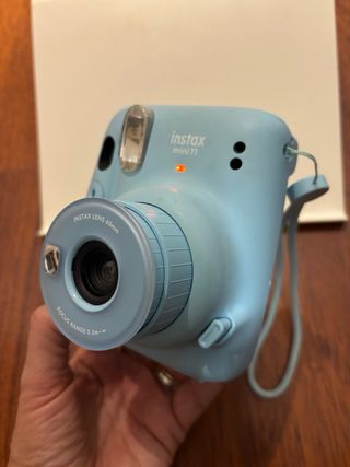 Cámara Fujifilm Instax Mini 11 Celeste con funda
