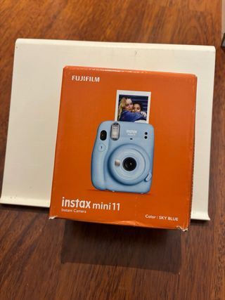 Cámara Fujifilm Instax Mini 11 Celeste con funda