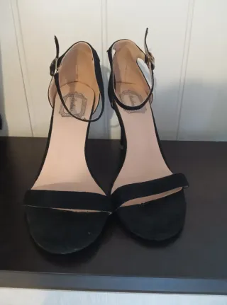 Sandalias de tacón negras