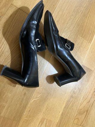 Zapatos de tacón Guess negros