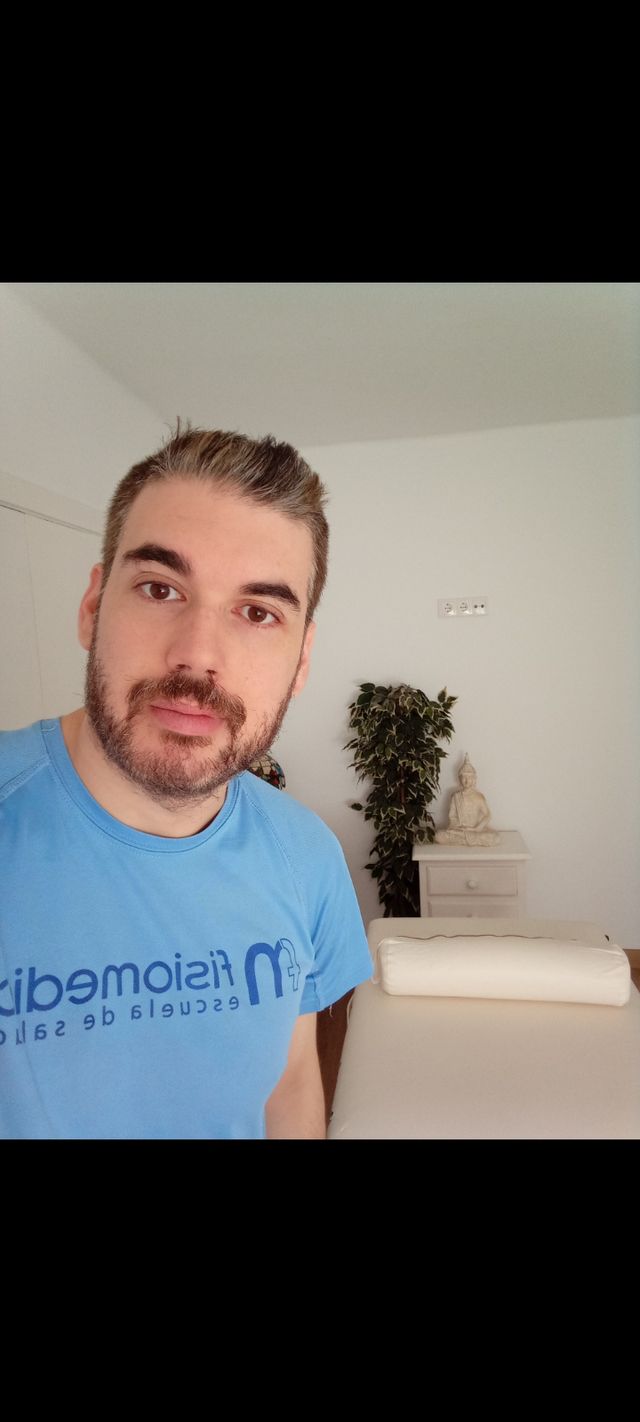 Masajista Profesional. Masajes 25 euros la hora.