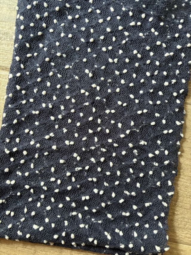 Atrezzo fotografía tela azul con puntos blancos