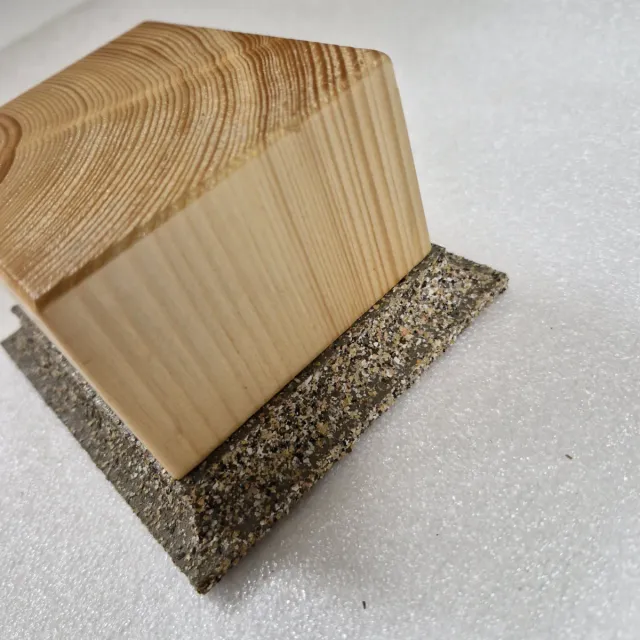 Peana de madera y base de imitacion a granito