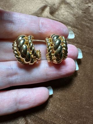 Pendientes C Trenzados Dorados