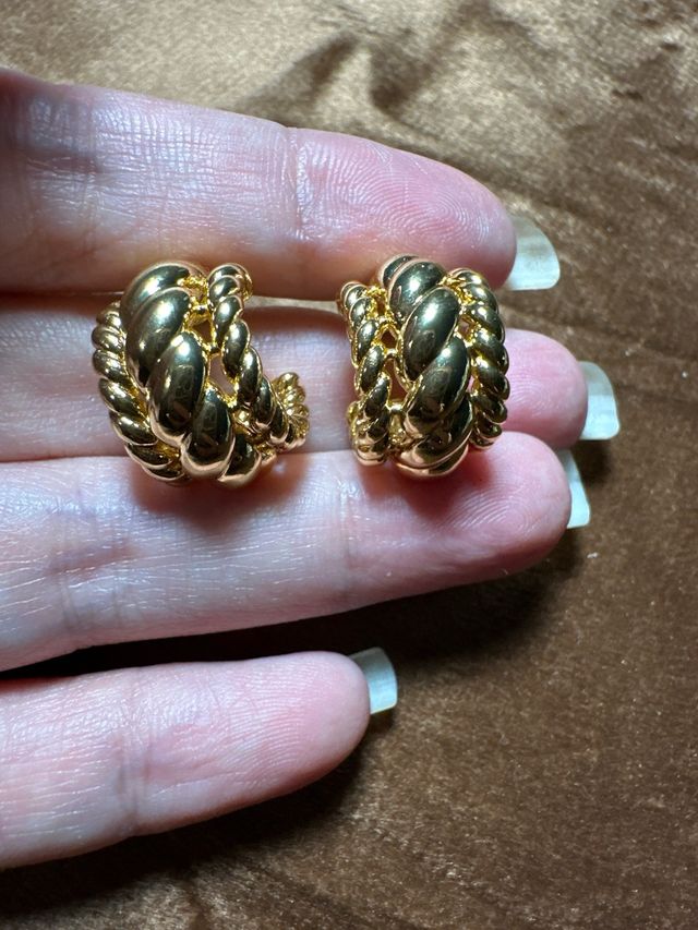 Pendientes C Trenzados Dorados