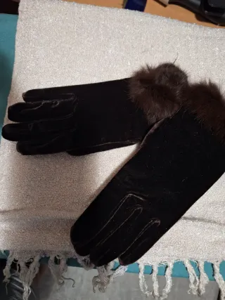 Guantes de terciopelo con puño de pelo y foulard
