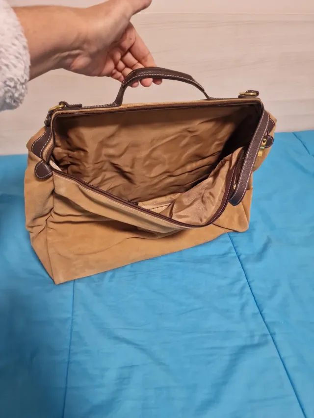 Maleta serraje auténtico cuero beige/marrón