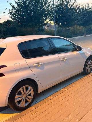 Peugeot 308 2016