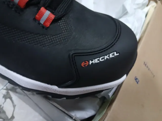 Botas Heckel Negras y Rojas