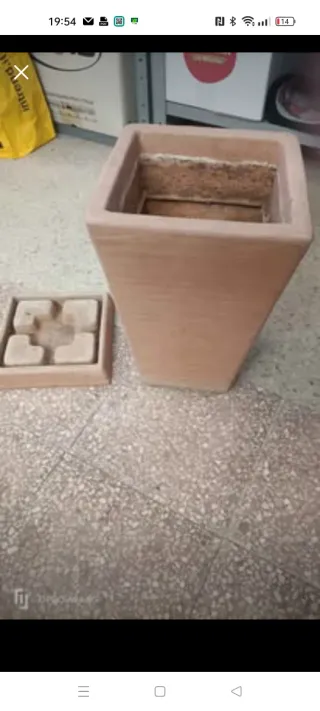 Vaso e sottovaso in resina