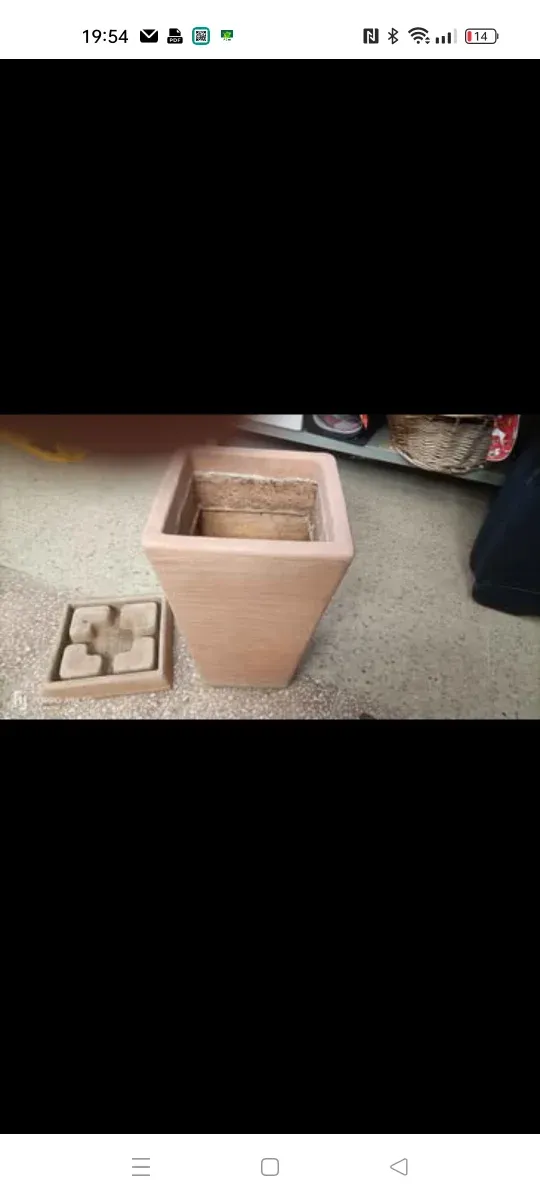 Vaso e sottovaso in resina