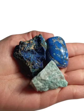 Amazonite, lapislazzuli, azurite, quarzo