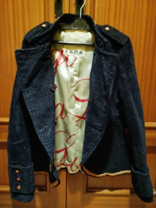 Chaqueta negra con forro interior