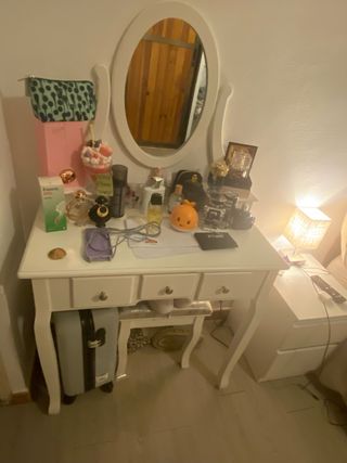 Tocador con taburete