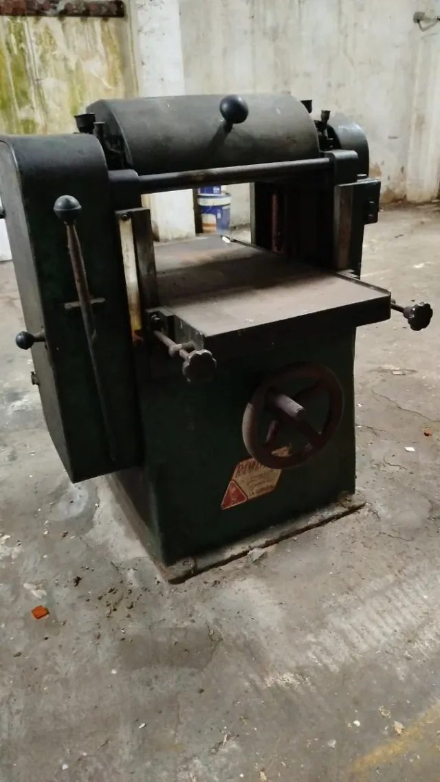 Cepilladora de madera industrial