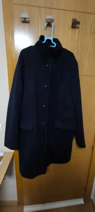 Abrigo de hombre azul marino