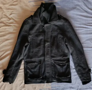 Abrigo Bershka talla M