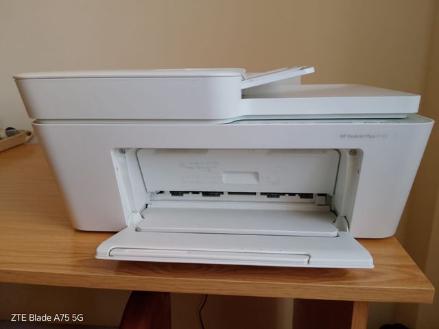 Impresora Escáner HP DeskJet Plus 4122