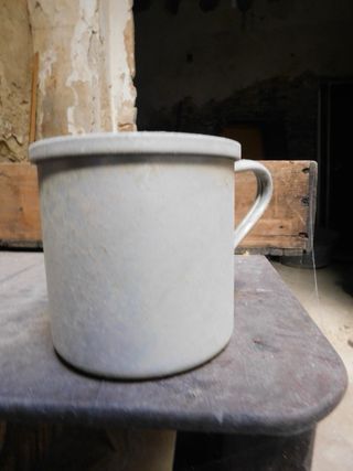 Jarro antiguo de aluminio para medio litro