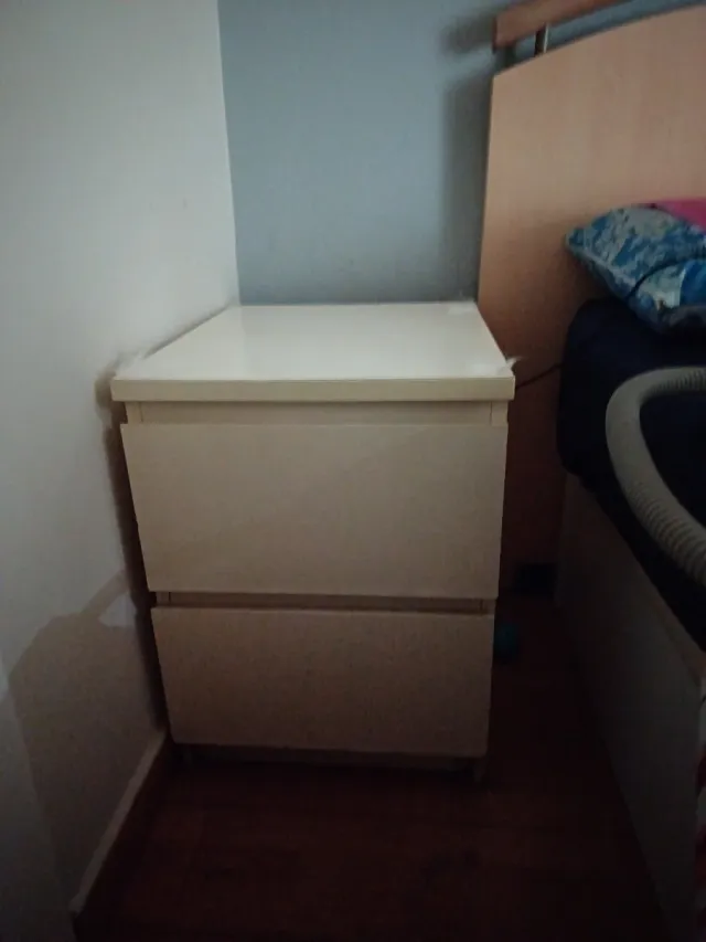 Mesita de noche IKEA blanca 2 MESITAS 10e e