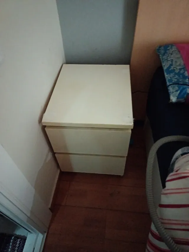 Mesita de noche IKEA blanca 2 MESITAS 10e e