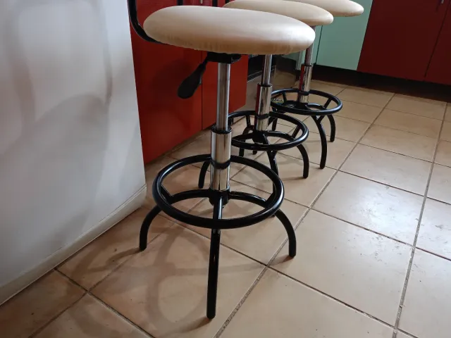 3 Taburetes de Bar