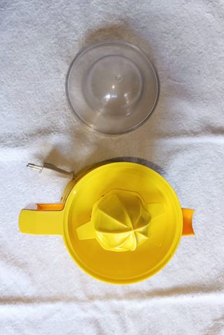 Exprimidor Eléctrico Naranja y Amarillo