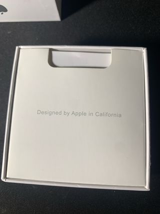 AirPods 4ª Gen. Blancos con cancelación de ruido.