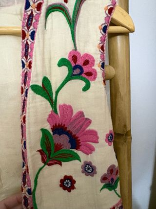 Chaleco Zara bordado flores talla única